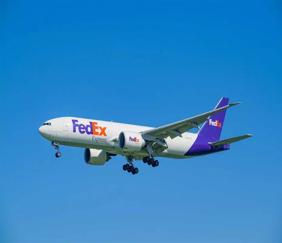 Shipping & Return Policy 1 FedEx cargo plane executing ArtistsArts Store Shipping & Return policy with secure global logistics for art deliveries